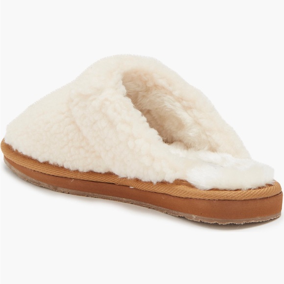 NEW Women’s Minnetonka Sondra Faux Shearling Slippers Size 5M Cream Berber - Picture 2 of 7